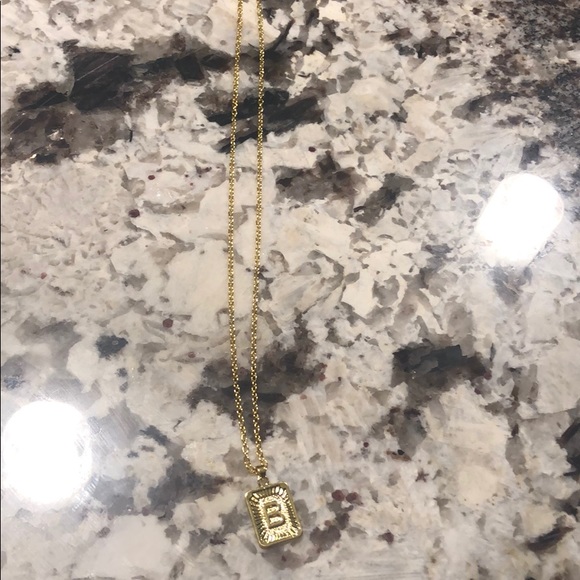 Initial Letter necklace - Picture 5 of 11
